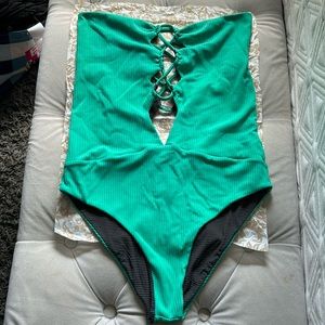 Acacia swimwear Bronx EUC